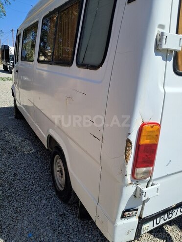 Mercedes 208 D 1993, 585,588 km - 2.5 l - Bakı