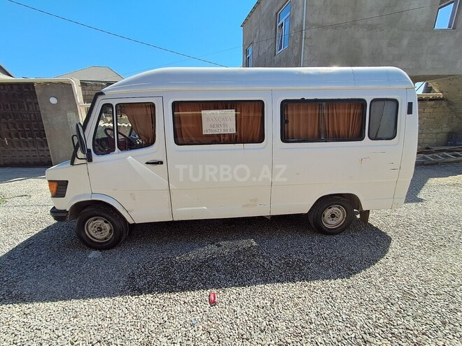 Mercedes 208 D 1993, 585,588 km - 2.5 l - Bakı