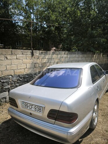 Mercedes E 220 2001, 400,000 km - 2.2 l - Şəki