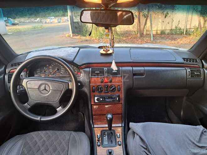 Mercedes E 200 1996, 350,000 km - 2.0 л - Masallı