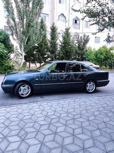 Mercedes E 220 1997, 764,300 km - 2.2 l - Sumqayıt