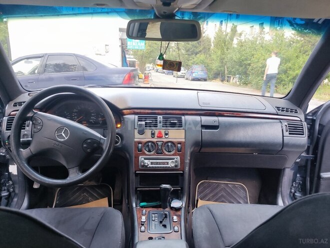Mercedes E 220 1997, 764,300 km - 2.2 l - Sumqayıt