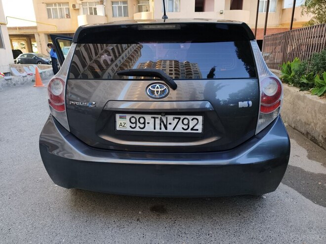 Toyota Prius C 2014, 257,495 km - 1.5 л - Bakı