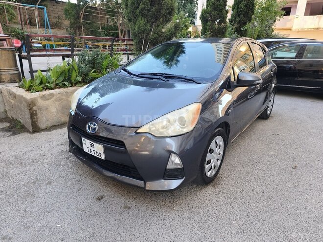 Toyota Prius C 2014, 257,495 km - 1.5 л - Bakı