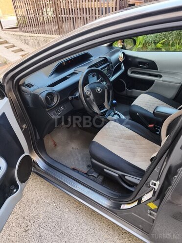 Toyota Prius C 2014, 257,495 km - 1.5 л - Bakı
