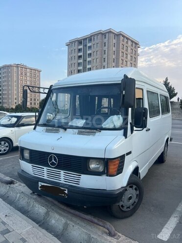 Mercedes 208 D 1993, 400,000 km - 2.5 l - Bakı