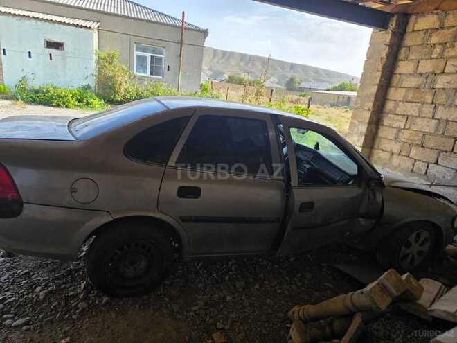 Opel Vectra 1996, 300,000 km - 1.6 л - Bakı