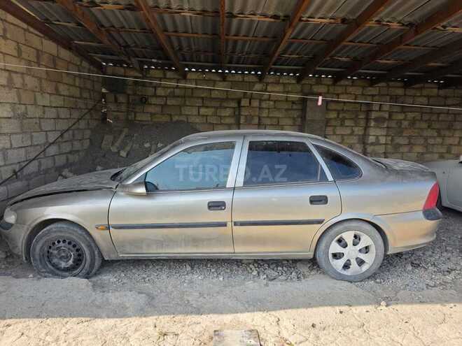 Opel Vectra 1996, 300,000 km - 1.6 л - Bakı