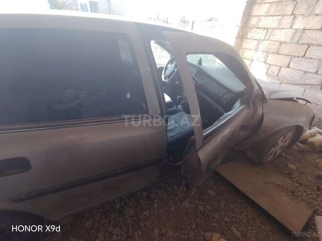 Opel Vectra 1996, 300,000 km - 1.6 л - Bakı