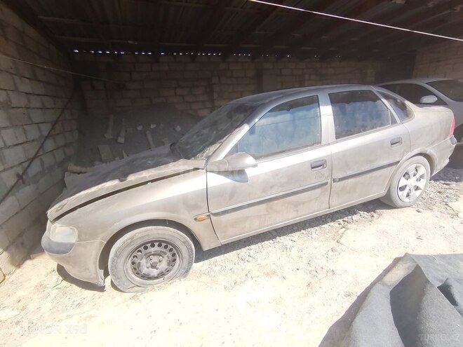 Opel Vectra 1996, 300,000 km - 1.6 л - Bakı
