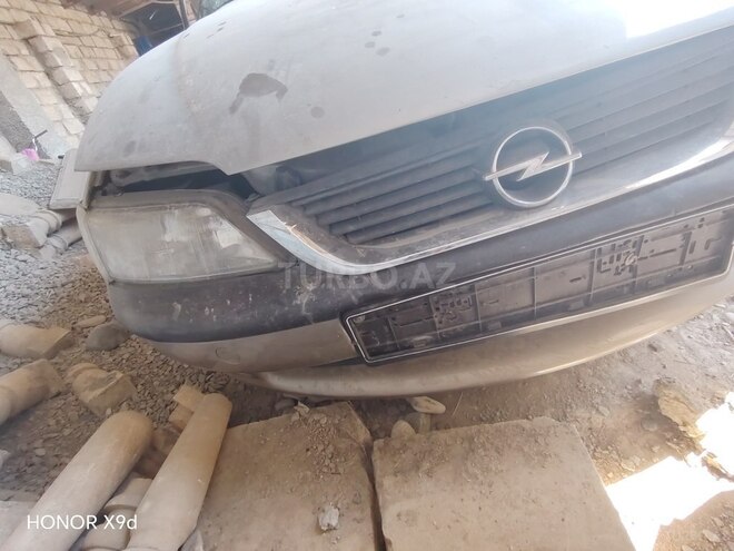 Opel Vectra 1996, 300,000 km - 1.6 л - Bakı