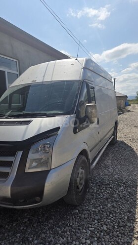 Ford Transit 2010, 565,657 km - 3.2 l - Quba