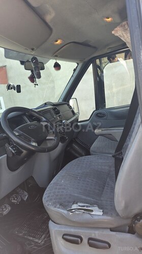 Ford Transit 2010, 565,657 km - 3.2 l - Quba