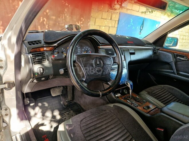 Mercedes E 240 1998, 440,000 km - 2.4 l - Bakı