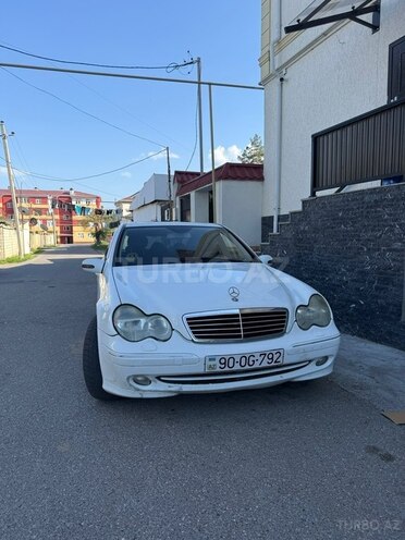 Mercedes C 240 2000, 258,000 km - 2.6 л - Qusar