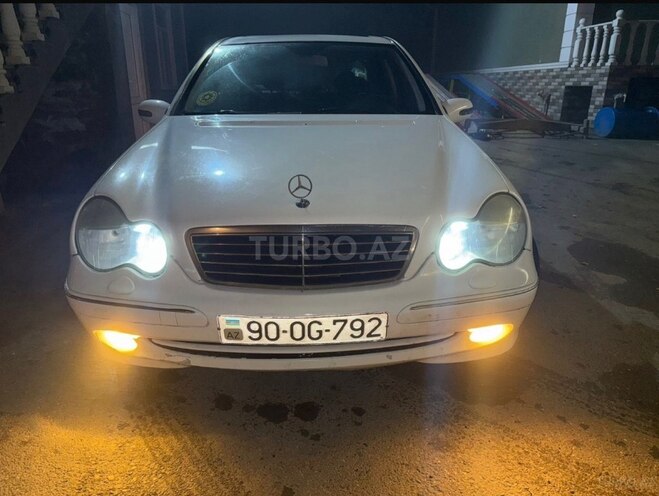 Mercedes C 240 2000, 258,000 km - 2.6 л - Qusar