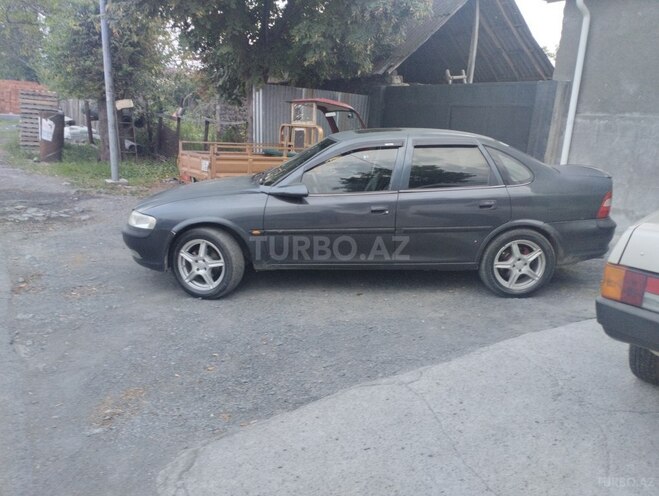 Opel Vectra 1996, 208,444 km - 1.6 l - Zaqatala