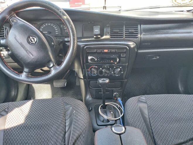 Opel Vectra 1996, 208,444 km - 1.6 l - Zaqatala