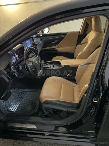 Lexus ES 300h 2022, 61,000 km - 2.5 l - Bakı