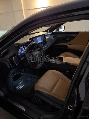 Lexus ES 300h 2022, 61,000 km - 2.5 l - Bakı