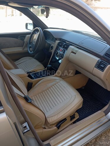 Mercedes E 230 1997, 455,000 km - 2.3 l - Bakı