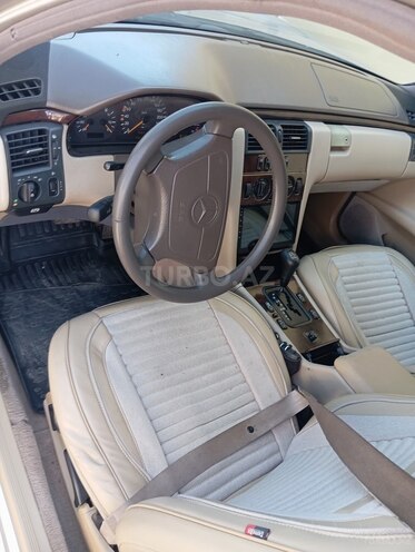 Mercedes E 230 1997, 455,000 km - 2.3 l - Bakı