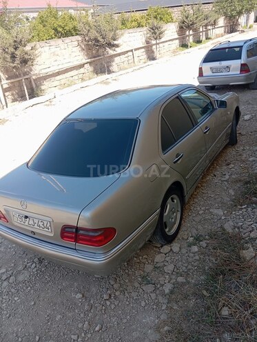 Mercedes E 230 1997, 455,000 km - 2.3 l - Bakı