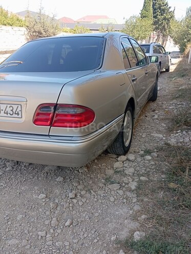 Mercedes E 230 1997, 455,000 km - 2.3 l - Bakı