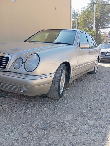 Mercedes E 230 1997, 455,000 km - 2.3 l - Bakı