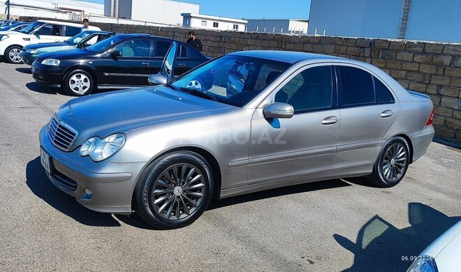 Mercedes C 180 2004, 370,441 km - 1.8 л - Bakı
