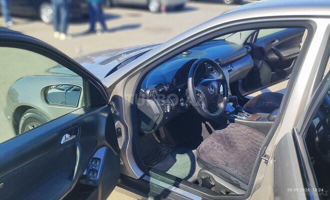 Mercedes C 180 2004, 370,441 km - 1.8 л - Bakı