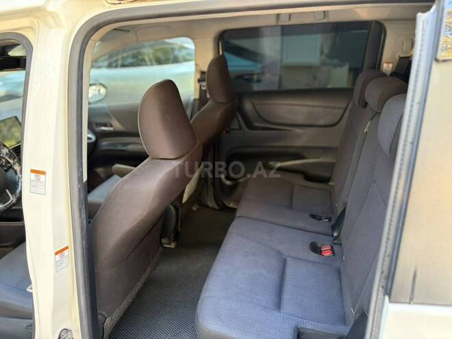 Toyota Sienta 2016, 131,000 km - 1.5 l - Bakı