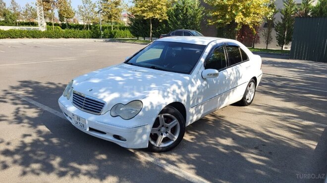 Mercedes C 200 2000, 520,000 km - 1.8 l - Salyan