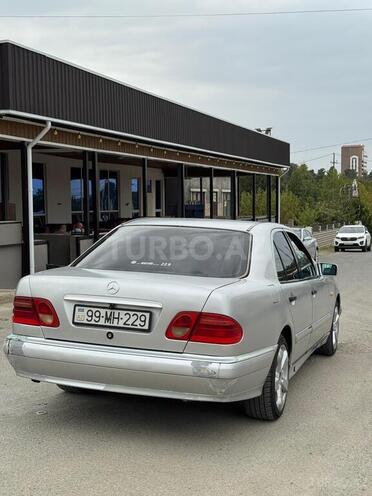 Mercedes E 300 1995, 595,311 km - 3.0 l - Naftalan