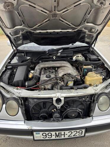 Mercedes E 300 1995, 595,311 km - 3.0 l - Naftalan