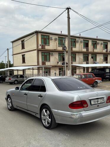 Mercedes E 300 1995, 595,311 km - 3.0 l - Naftalan