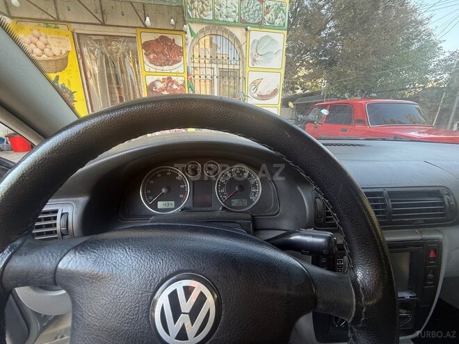 Volkswagen Passat 2004, 325,582 km - 1.8 l - Sumqayıt