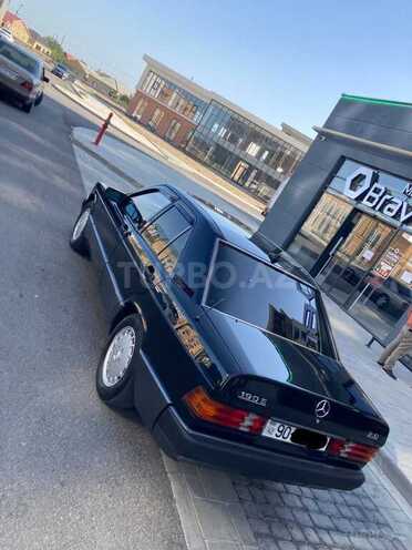 Mercedes 190 1993, 258,000 km - 2.0 l - Salyan