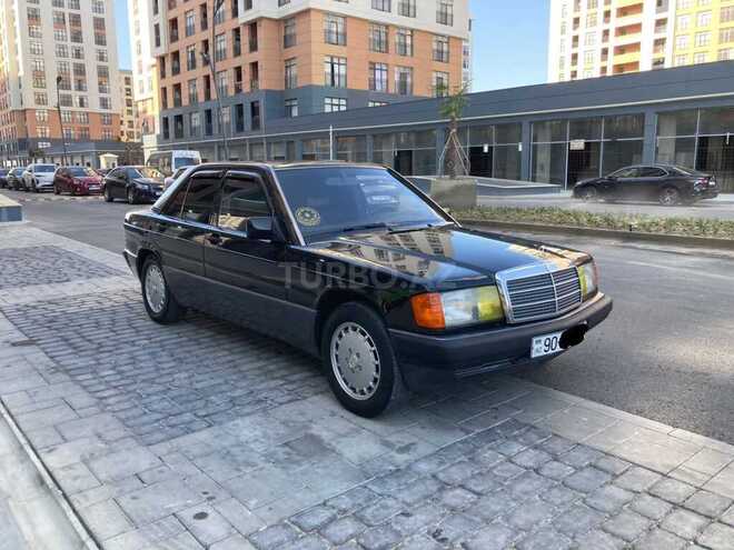 Mercedes 190 1993, 258,000 km - 2.0 l - Salyan