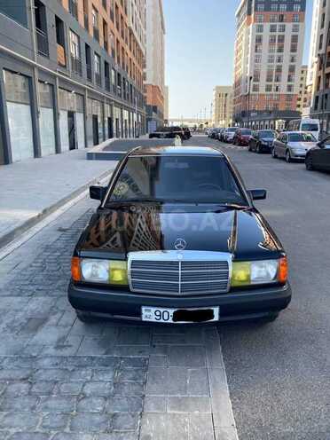 Mercedes 190 1993, 258,000 km - 2.0 l - Salyan