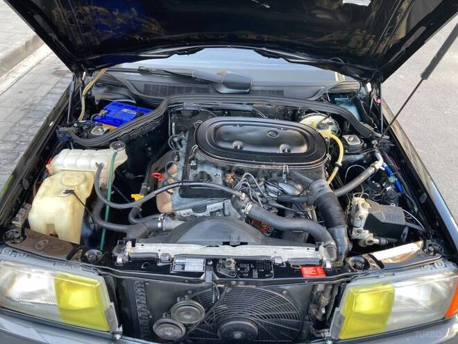 Mercedes 190 1993, 258,000 km - 2.0 l - Salyan