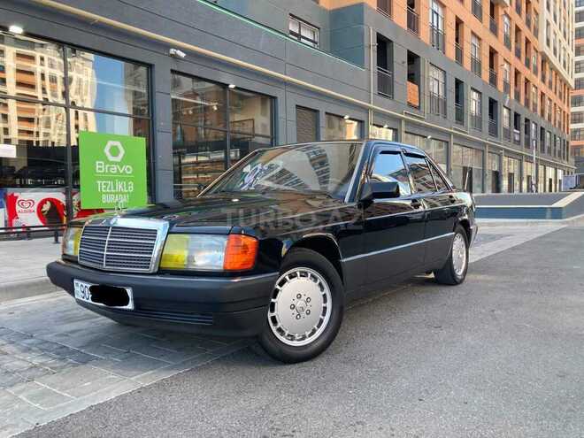 Mercedes 190 1993, 258,000 km - 2.0 l - Salyan
