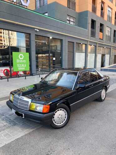 Mercedes 190 1993, 258,000 km - 2.0 l - Salyan