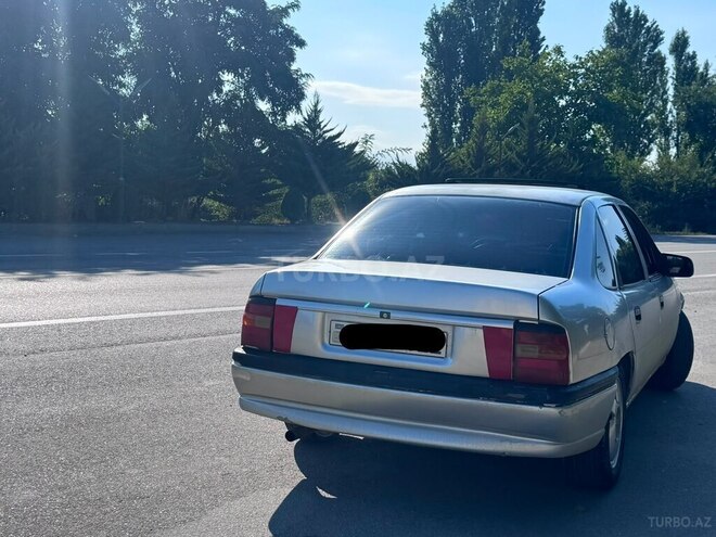 Opel Vectra 1993, 244,866 km - 2.0 l - Qusar