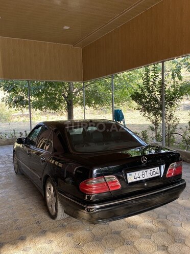 Mercedes E 200 2000, 300,000 km - 2.0 l - Bakı