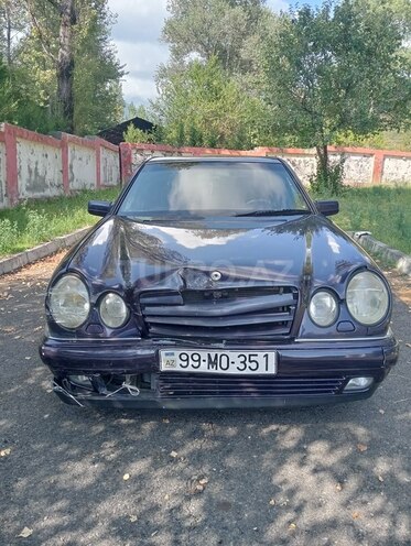 Mercedes E 200 1996, 450,000 km - 2.0 l - Qəbələ