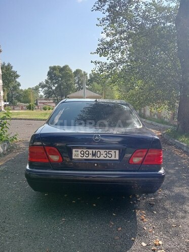 Mercedes E 200 1996, 450,000 km - 2.0 l - Qəbələ