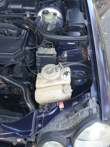 Mercedes E 200 1996, 450,000 km - 2.0 l - Qəbələ