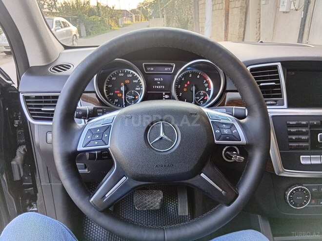 Mercedes ML 350 4MATIC 2011, 174,000 km - 3.5 л - Qusar