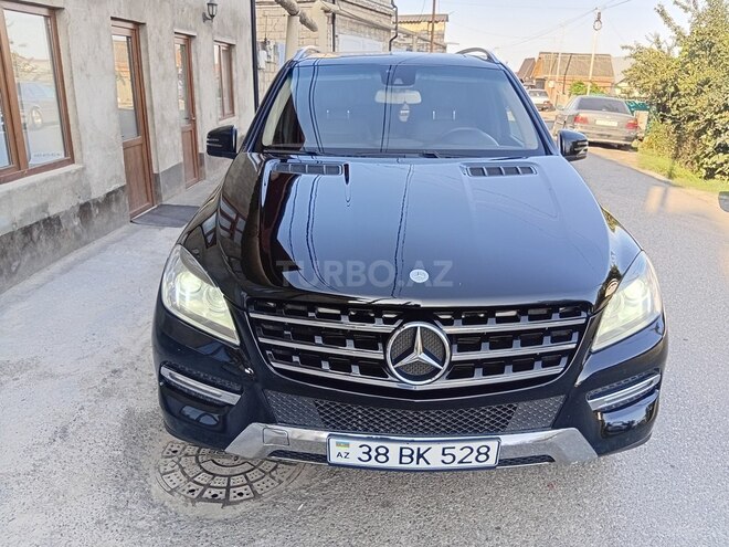 Mercedes ML 350 4MATIC 2011, 174,000 km - 3.5 л - Qusar